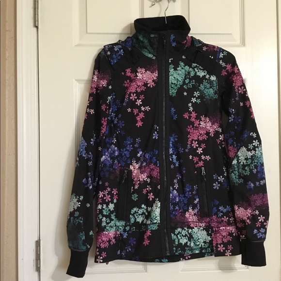 Lululemon Run: Bandit Jacket Sz.4 - Picture 2 of 10